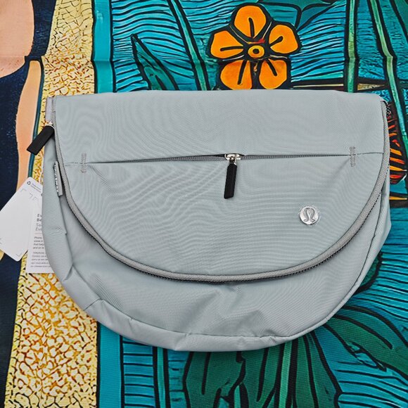 Lululemon All Night Festival Bag 5L - Picture 1 of 5